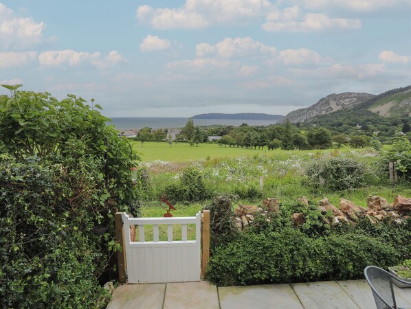 Cottage | Property grounds