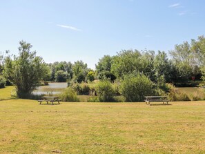 Cottage | Property grounds - Harvester Lodge (Weston-super-Mare)