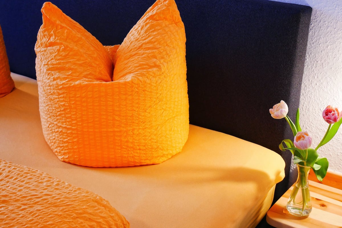 classic double room | individually furnished, desk, laptop workspace, blackout curtains