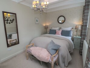 2 عدّة غرف نوم وبديكورات فريدة لكل غرفة وطراز فريد لكل وحدة