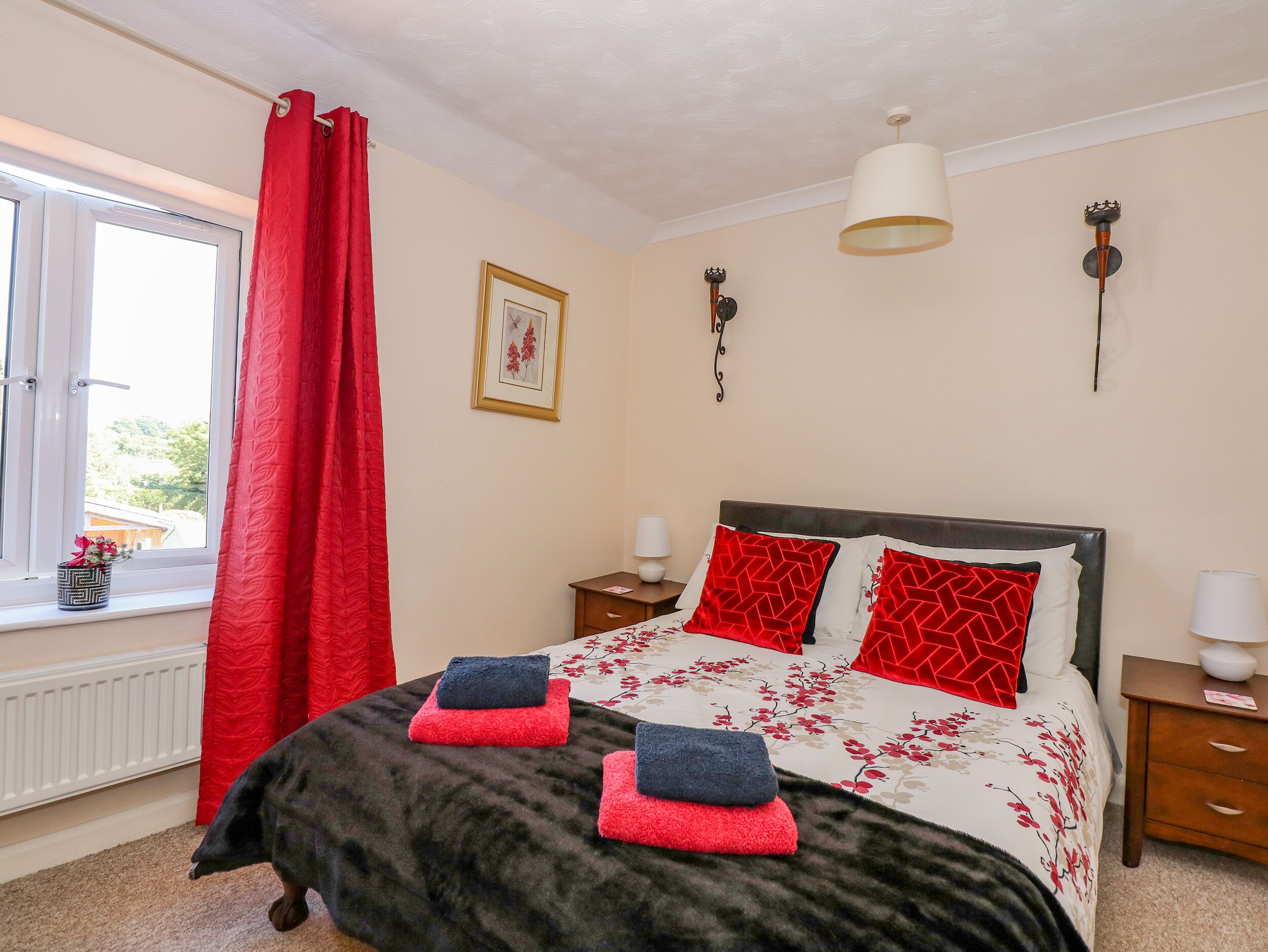 Småhus | 2 soverom, individuelt dekorert og individuelt innredet