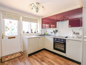 Casa de campo | Cocina privada | Frigorífico, microondas, horno y placa de cocina