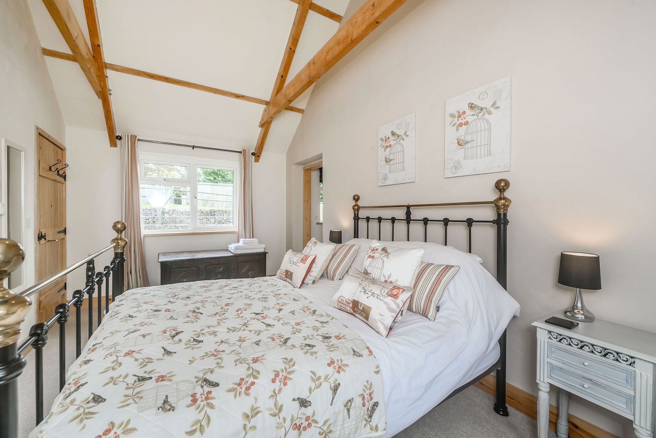 Cottage | 2 bedrooms, individually decorated, individually furnished, free WiFi