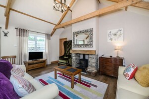 村舍 | 客厅 | 电视、DVD 播放器