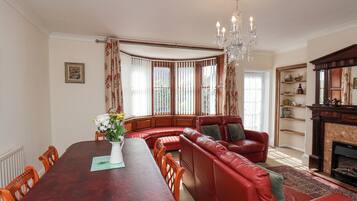 Cottage | Living area | TV, DVD player