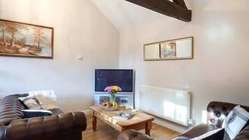 Cottage | Living room | TV, DVD player