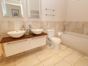 Cottage | Bathroom