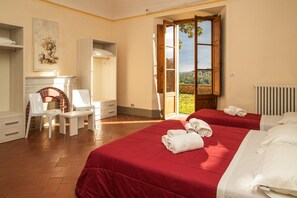 Apartamento, 1 habitación | Cortinas opacas y ropa de cama