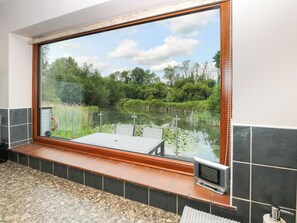 Outdoor dining - Dragonfly Lodge (Dereham)