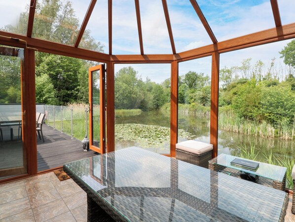 Interior - Dragonfly Lodge (Dereham)