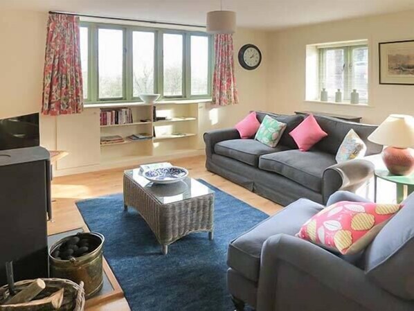 Chaumière | Salle de séjour | Téléviseur