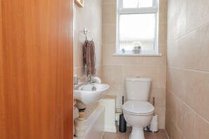 Cottage | Bathroom