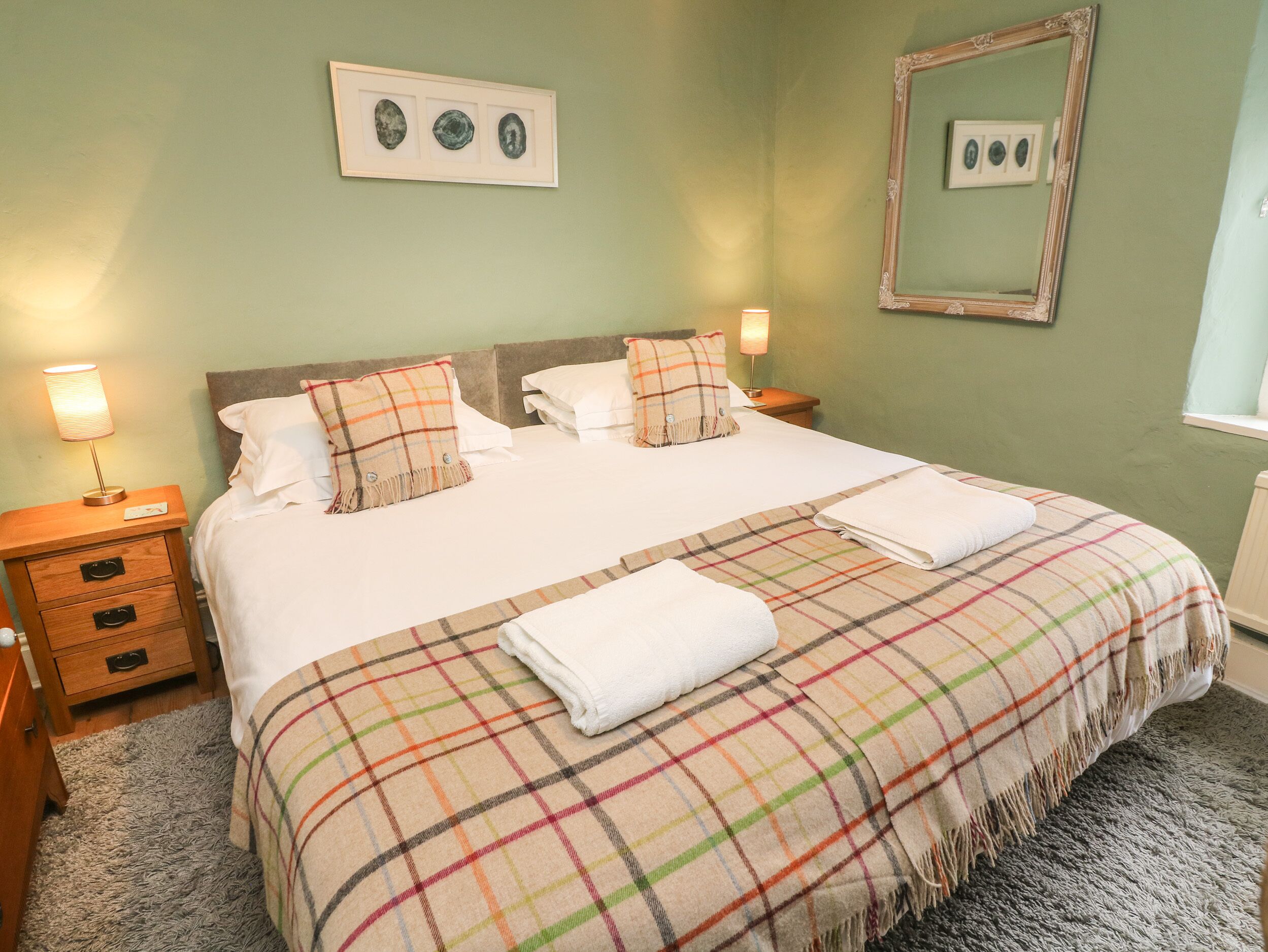 3 bedrooms, WiFi (free), individually decorated, individually furnished