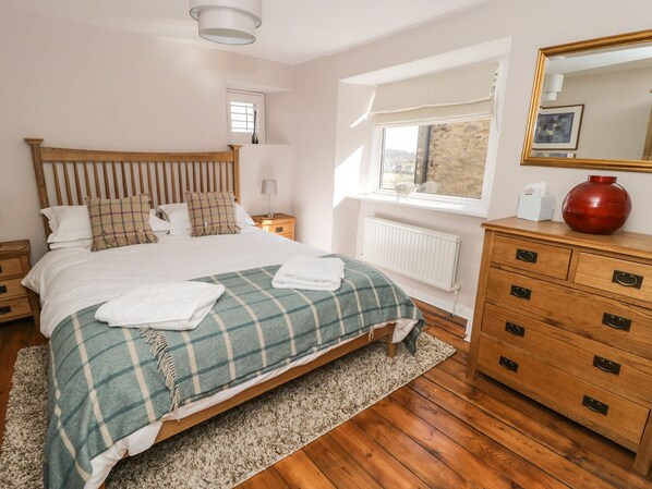 Cottage | 3 bedrooms, individually decorated, individually furnished, free WiFi - 9 Tower Street (Richmond)