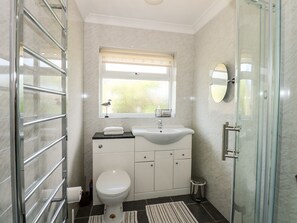 Cottage | Bathroom | Shower