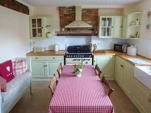 Cottage | Interior