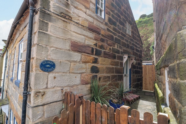 Cottage | Property grounds