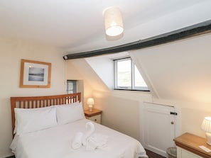 Cottage | 2 bedrooms, individually decorated, individually furnished, free WiFi