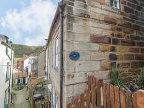 Cottage | Property grounds - Grimes Cottage (Saltburn-by-the-Sea)