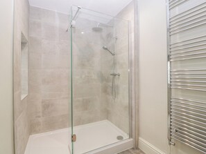 Bathroom - Teal Barn Annexe (Hereford)