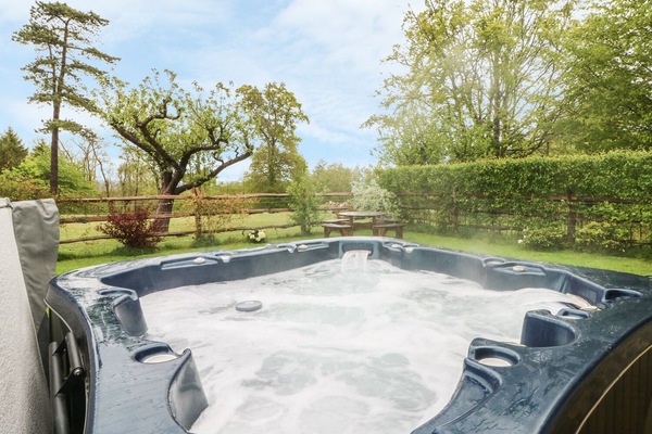 Cottage | Property grounds