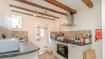 Cottage | Dapur pribadi | Lemari es, microwave, kompor, dan ketel listrik