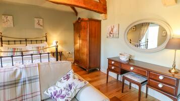 2 habitaciones, decoración personalizada y muebles diferentes