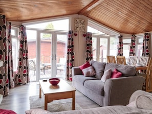 Cottage | Living room | TV