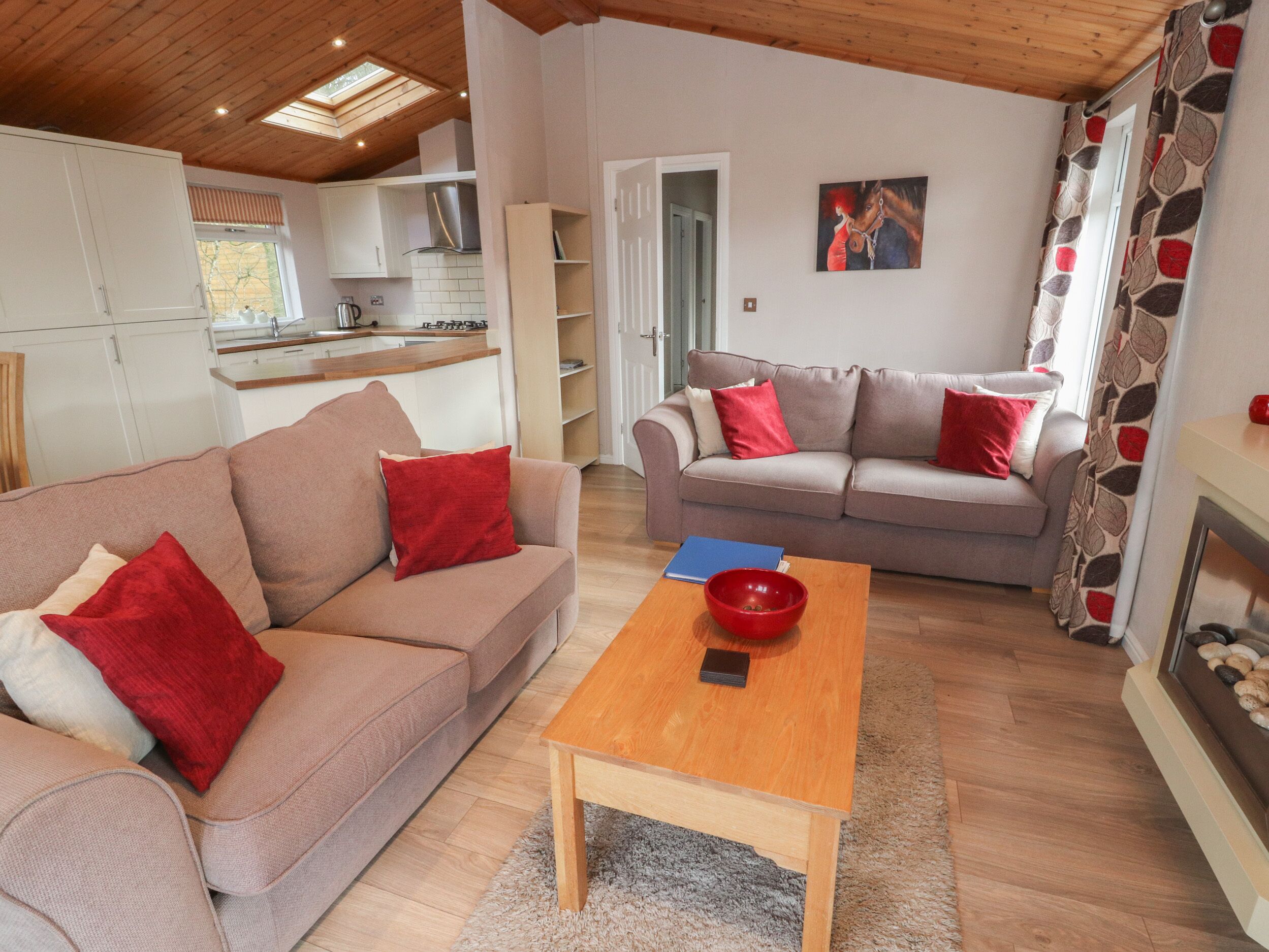 Cottage | Living area | TV