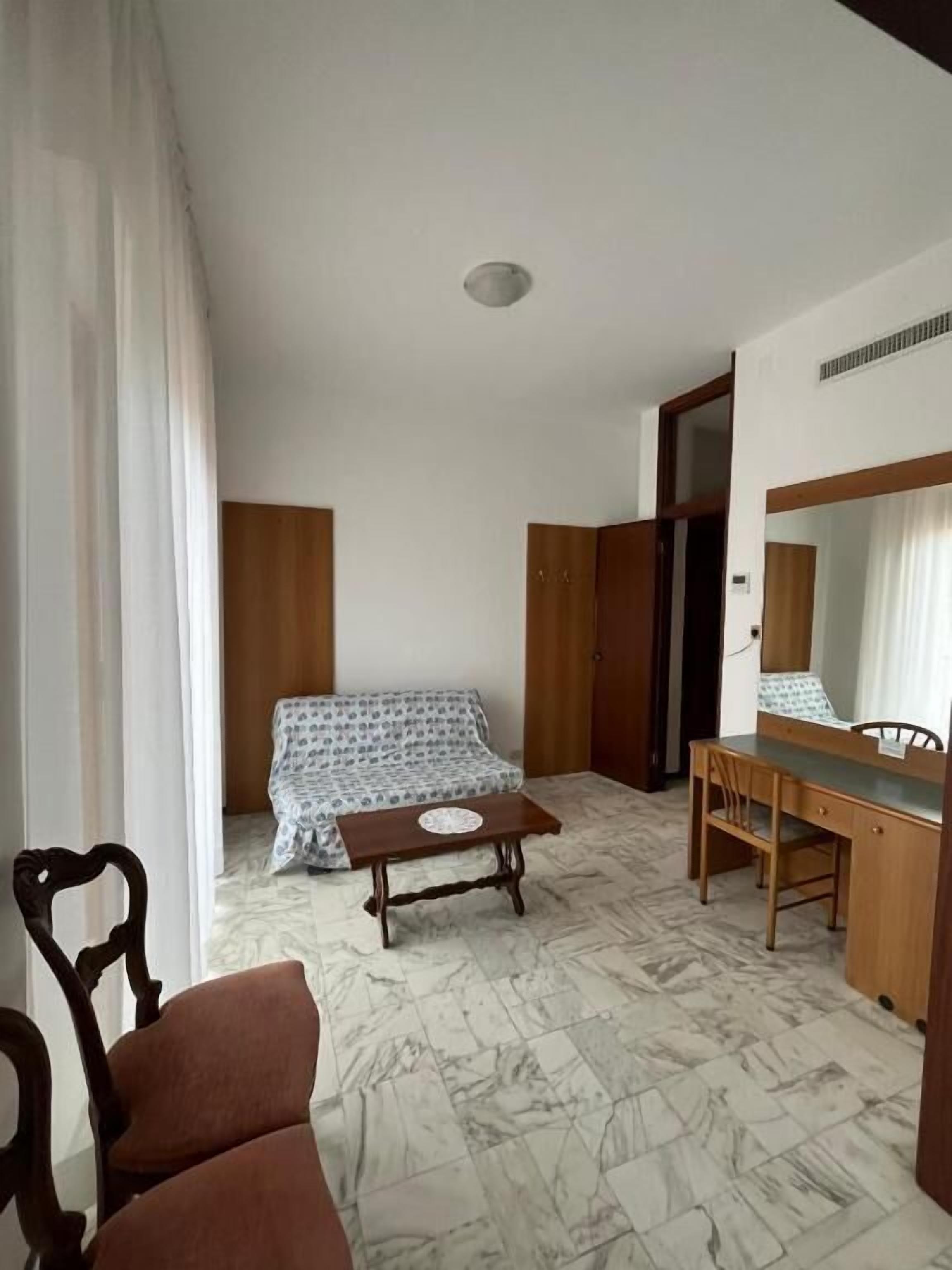 In-room safe, iron/ironing board, free WiFi