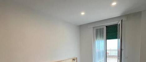 Deluxe-rum - havsutsikt (Teti) | VÀrdeförvaringsskÄp pÄ rummet, strykjÀrn/strykbrÀda och gratis wi-fi