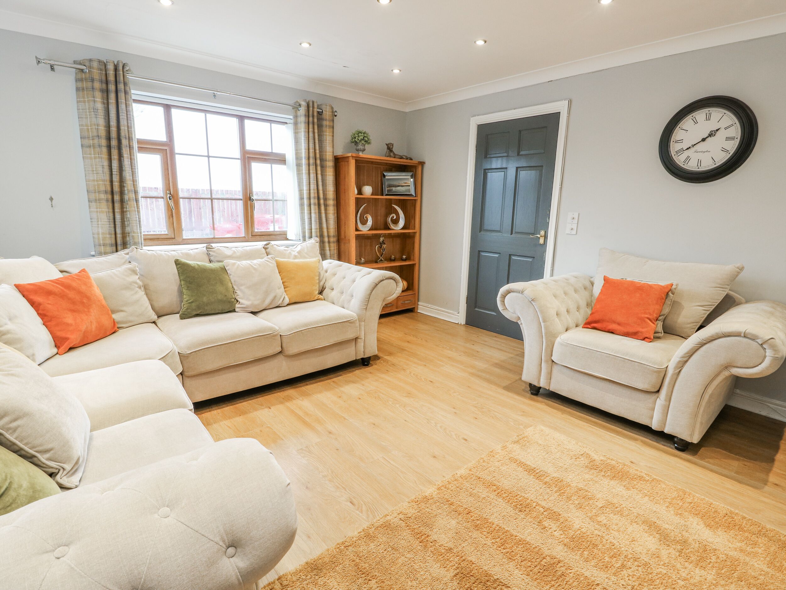 Cottage | Living area | TV