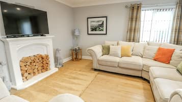 Ferienhaus | Wohnbereich | Fernseher