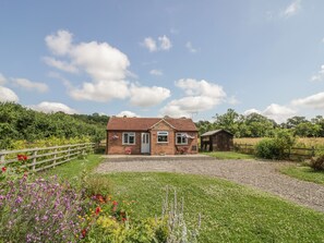 Cottage | Interior - Lawn Lodge (Gloucester)