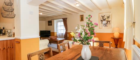 Cottage | Interior