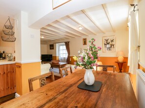 Cottage | Interior