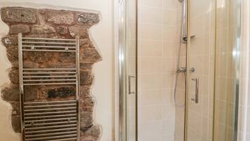 Cottage | Bathroom | Shower