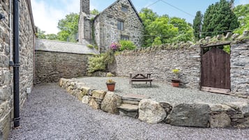 Cottage | Interior