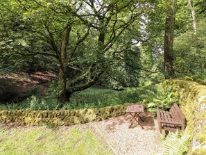 Cottage | Property grounds - The Dell (Matlock)