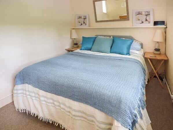 Cottage | 2 bedrooms, individually decorated, individually furnished, free WiFi