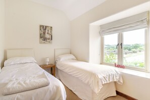 2 habitaciones, decoración personalizada y muebles diferentes 