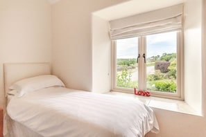 2 bedrooms, individually decorated, individually furnished, free WiFi