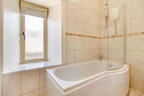 Cottage | Bathroom