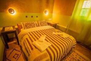 Meja, langsir/tirai gelap terus, kalis bunyi, cadar katil 