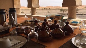 منطقة خارجية لإقامة حفلات الزفاف