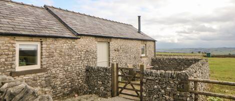 Cottage | Property grounds