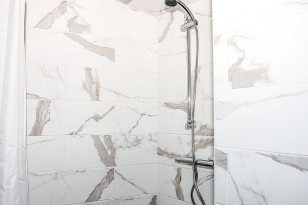 Cottage | Bathroom | Shower