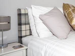 Cottage | 3 bedrooms, individually decorated, individually furnished, free WiFi - Carters Cottage (High Peak)
