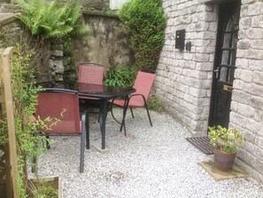 Cottage | Balcony - 1A Market Square (Buxton)