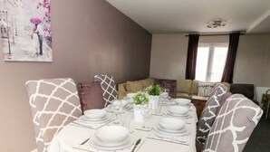 Cottage | Bahagian dalam